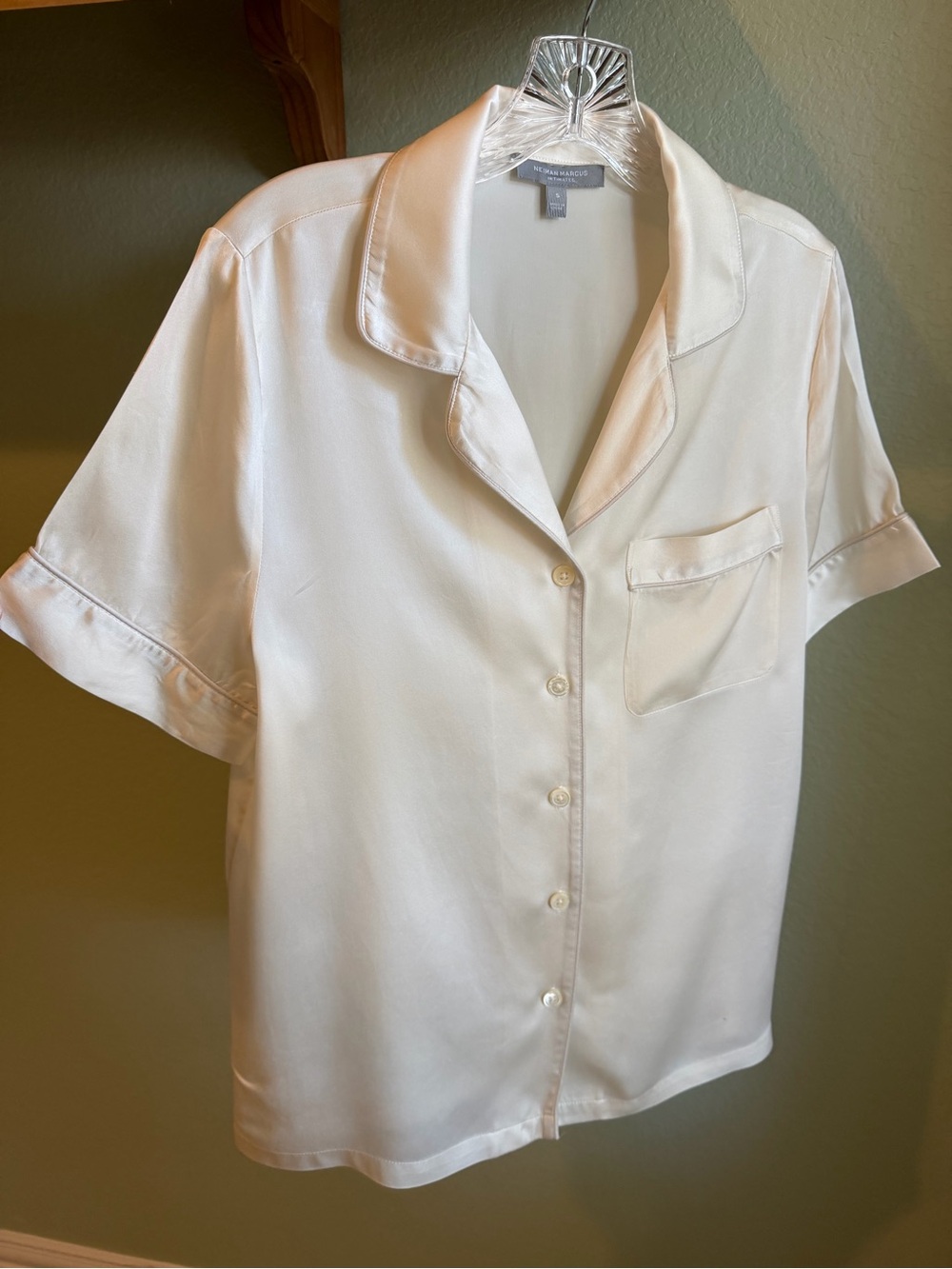 Neiman Marcus 100% Silk Ivory Pajama Set Size S Button Front